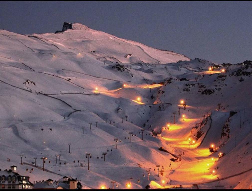 Apartamento Edificio Serraneu. Sierra Nevada. Granada Esterno foto